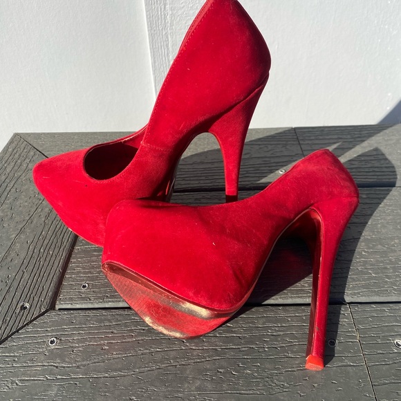 Red faux suede stilettos - Picture 2 of 2